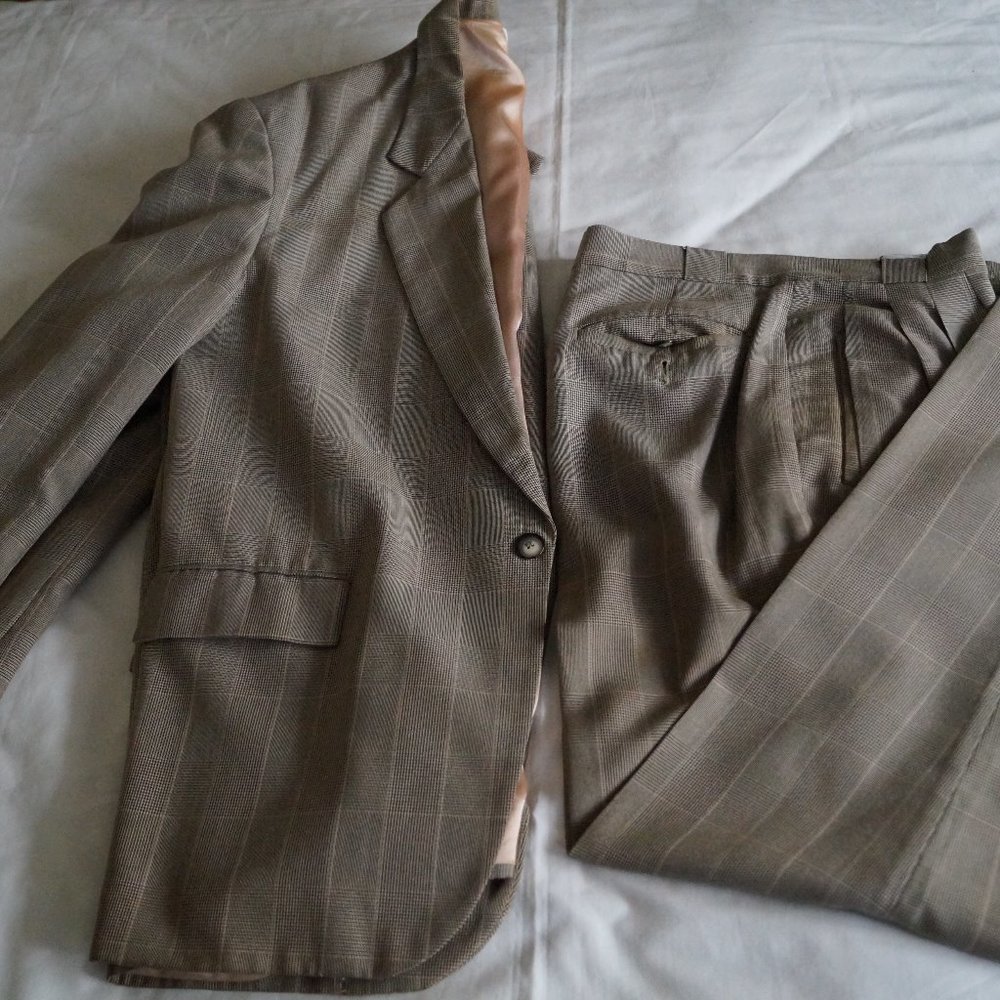Men's Brown Patterned Suit made by Index Men